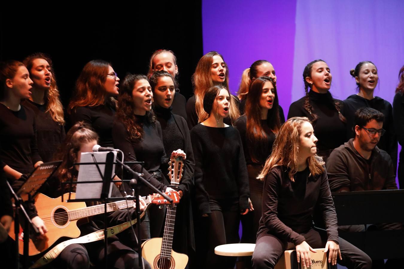 Danza y minutos de silencio: las imágenes del 25-N en Córdoba