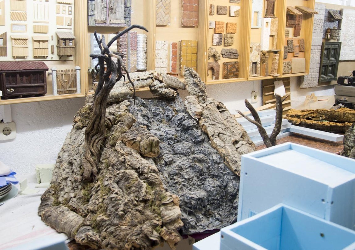 La cascada. Como el año pasado, cuando 122.500 personas visitaron el belén de Sol, la instalación dispondrá de una enorme cascada, para la que se emplearán miles de litros de agua.