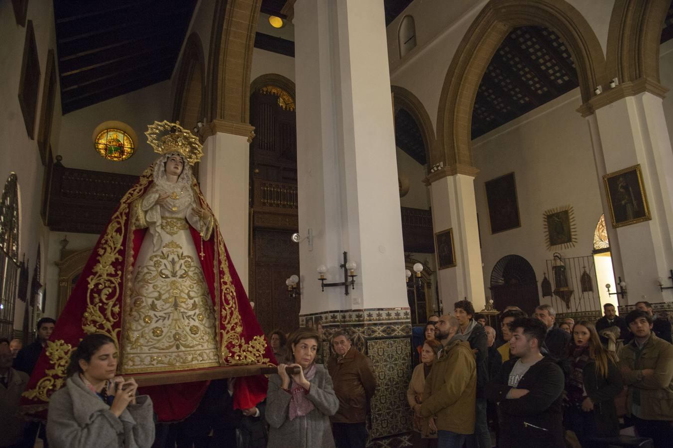 Traslado de Madre de Dios de la Palma al altar de cultos