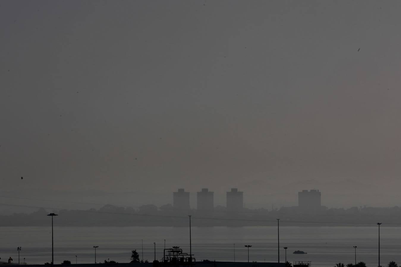 La magia de Cádiz, envuelta en la niebla