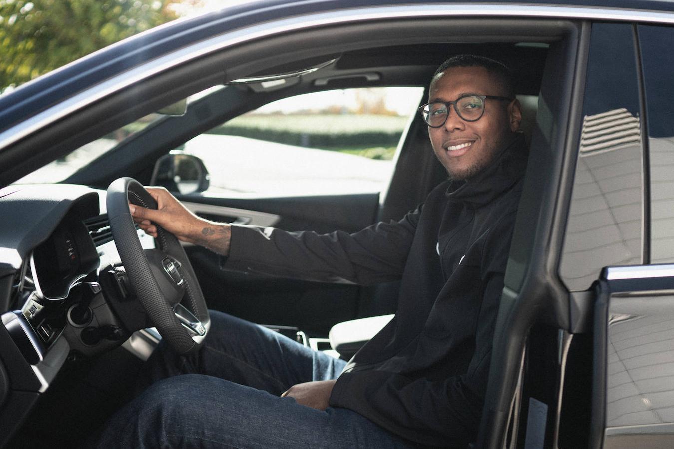 Los coches de la primera plantilla del equipo de baloncesto del Real Madrid, en imágenes