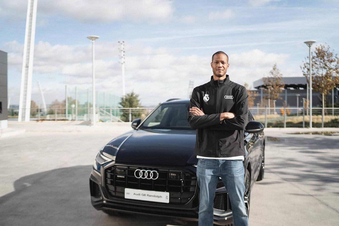 Los coches de la primera plantilla del equipo de baloncesto del Real Madrid, en imágenes