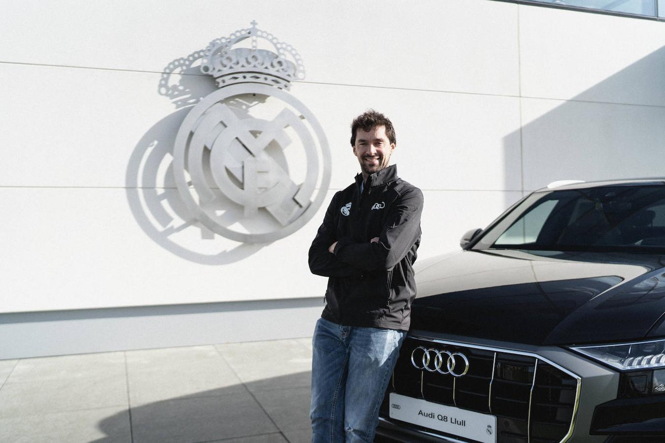 Los coches de la primera plantilla del equipo de baloncesto del Real Madrid, en imágenes