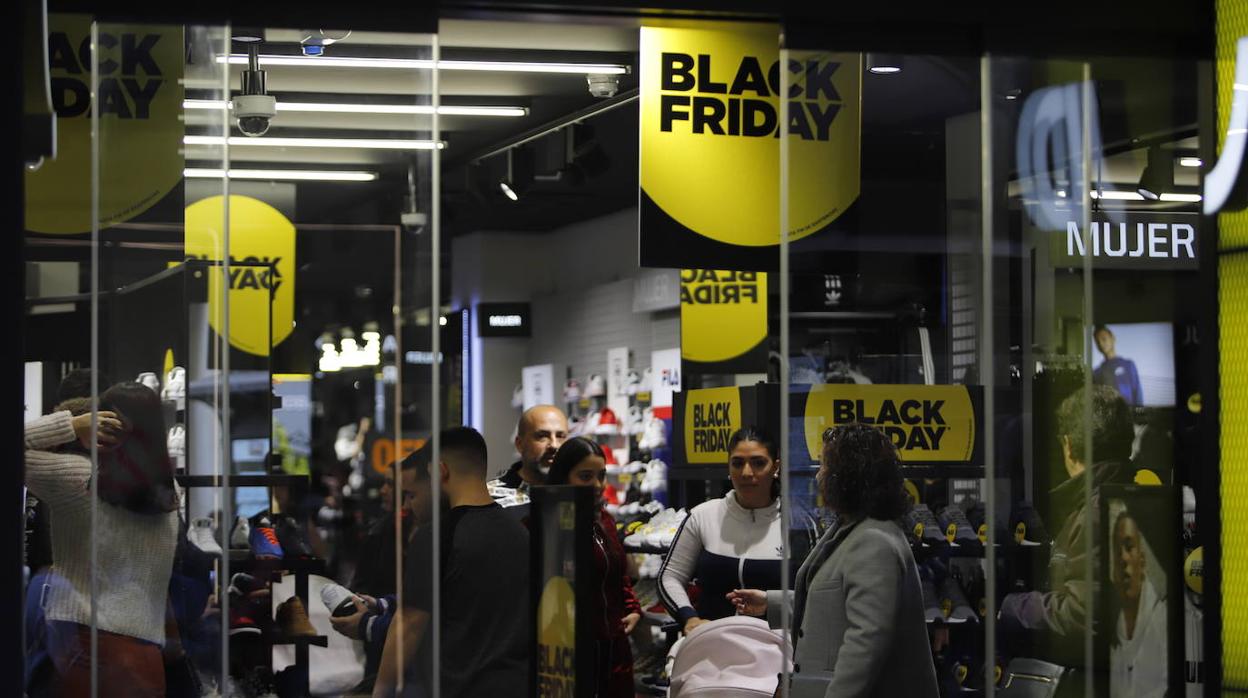 La jornada del Black Friday en Córdoba, en imágenes