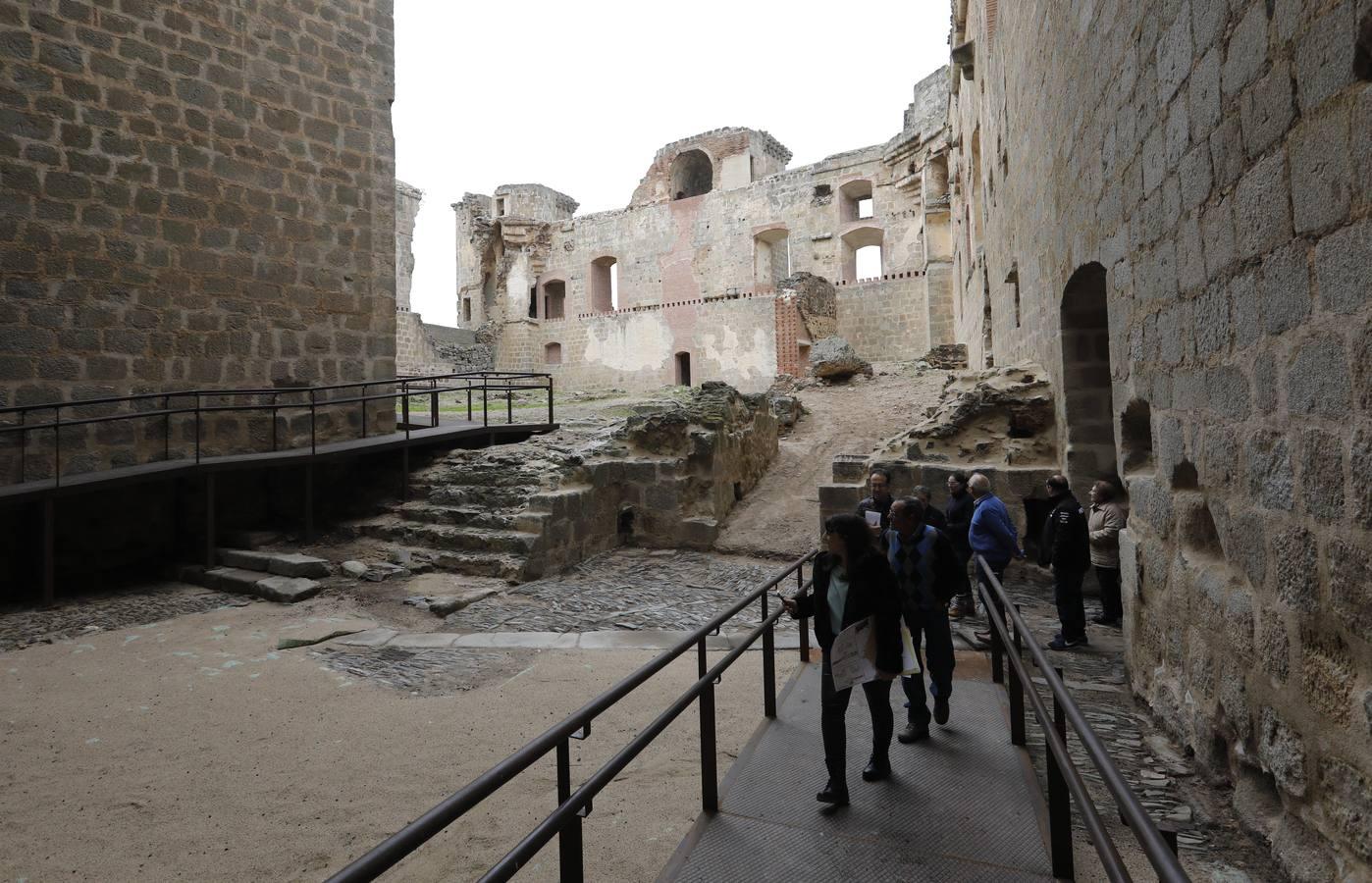 El castillo de Belalcázar, en imágenes