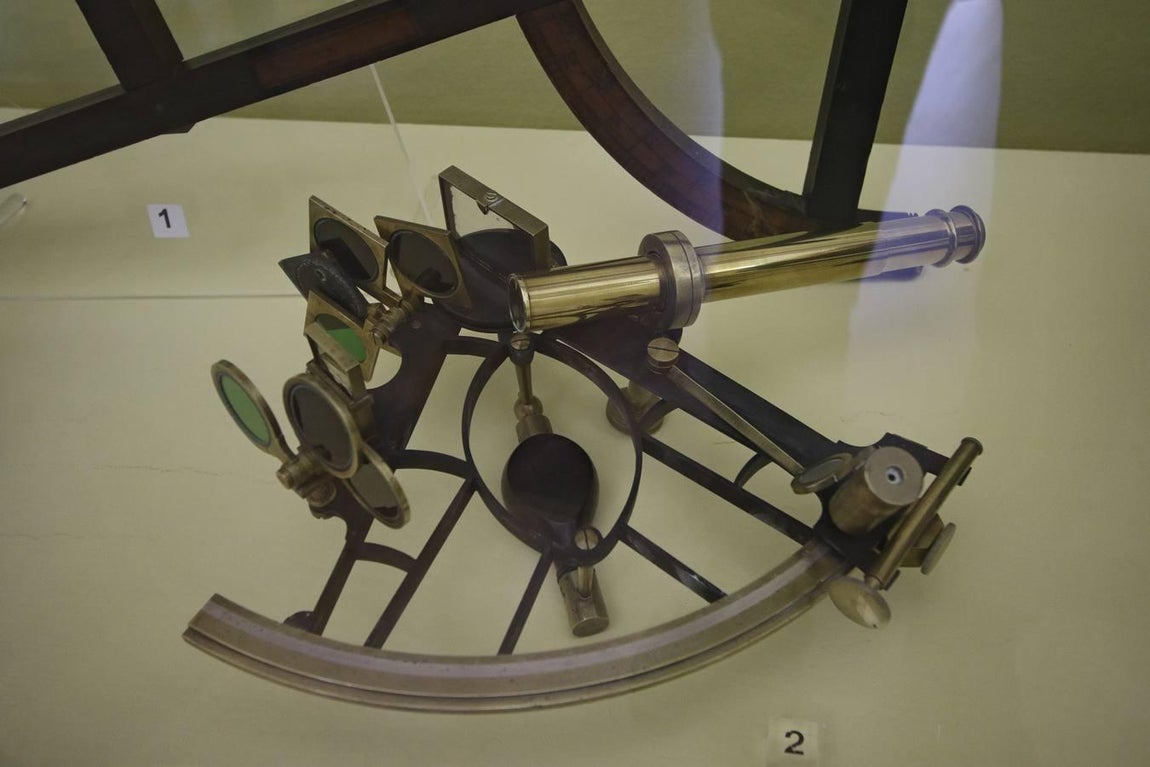 El poder naval español se muestra en la Torre del Oro