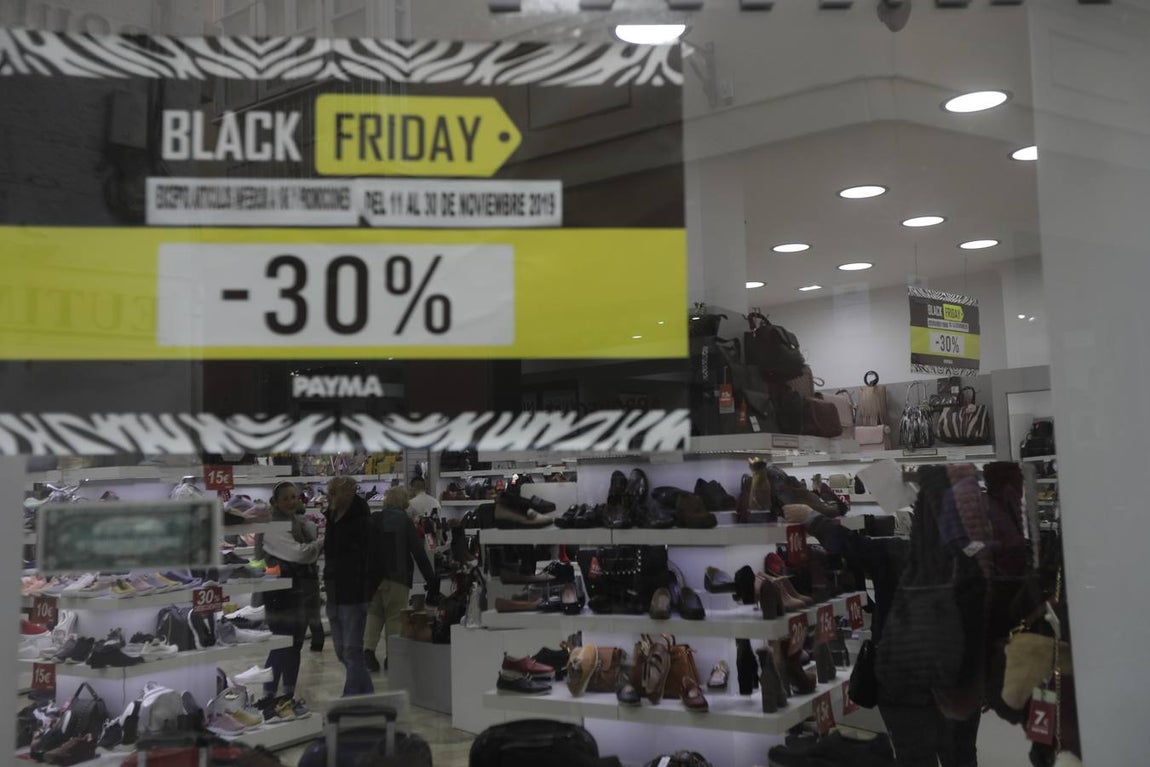 FOTOS: Importantes promociones y descuentos en Cádiz por el Black Friday