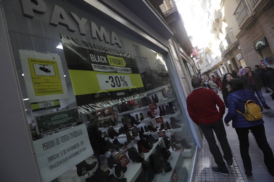 FOTOS: Importantes promociones y descuentos en Cádiz por el Black Friday