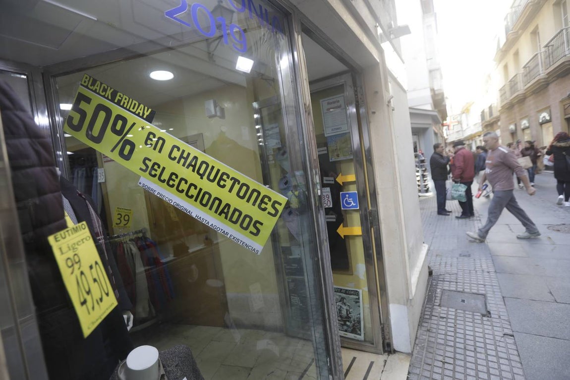 FOTOS: Importantes promociones y descuentos en Cádiz por el Black Friday
