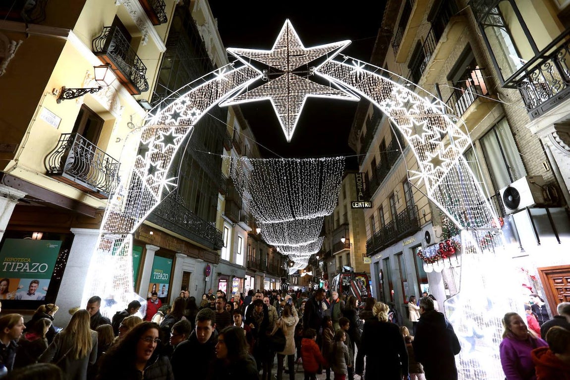 Iluminación de la calle Comercio. 