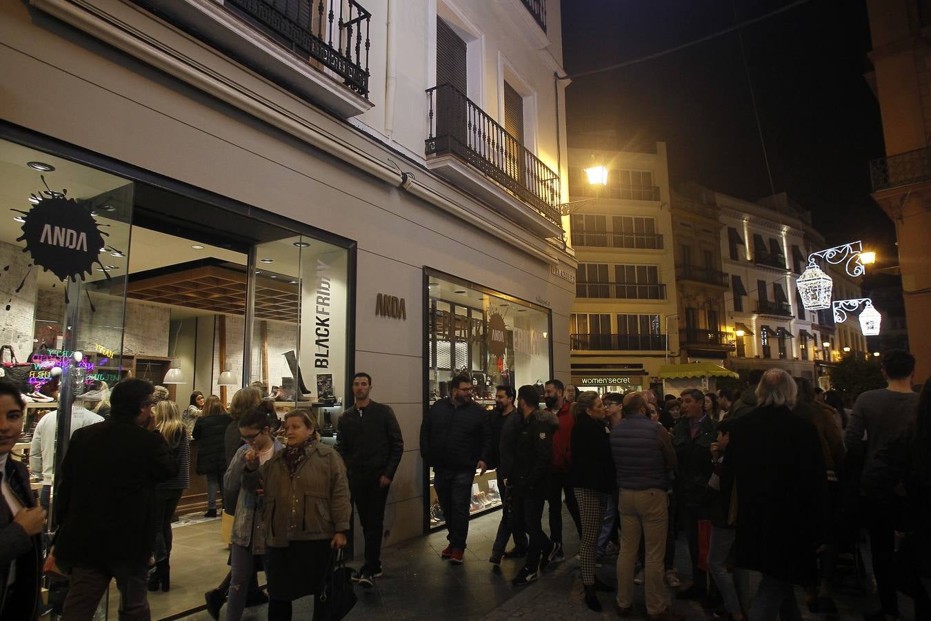 Fotogalería: Navidad, una fiesta permanente en las calles de Sevilla