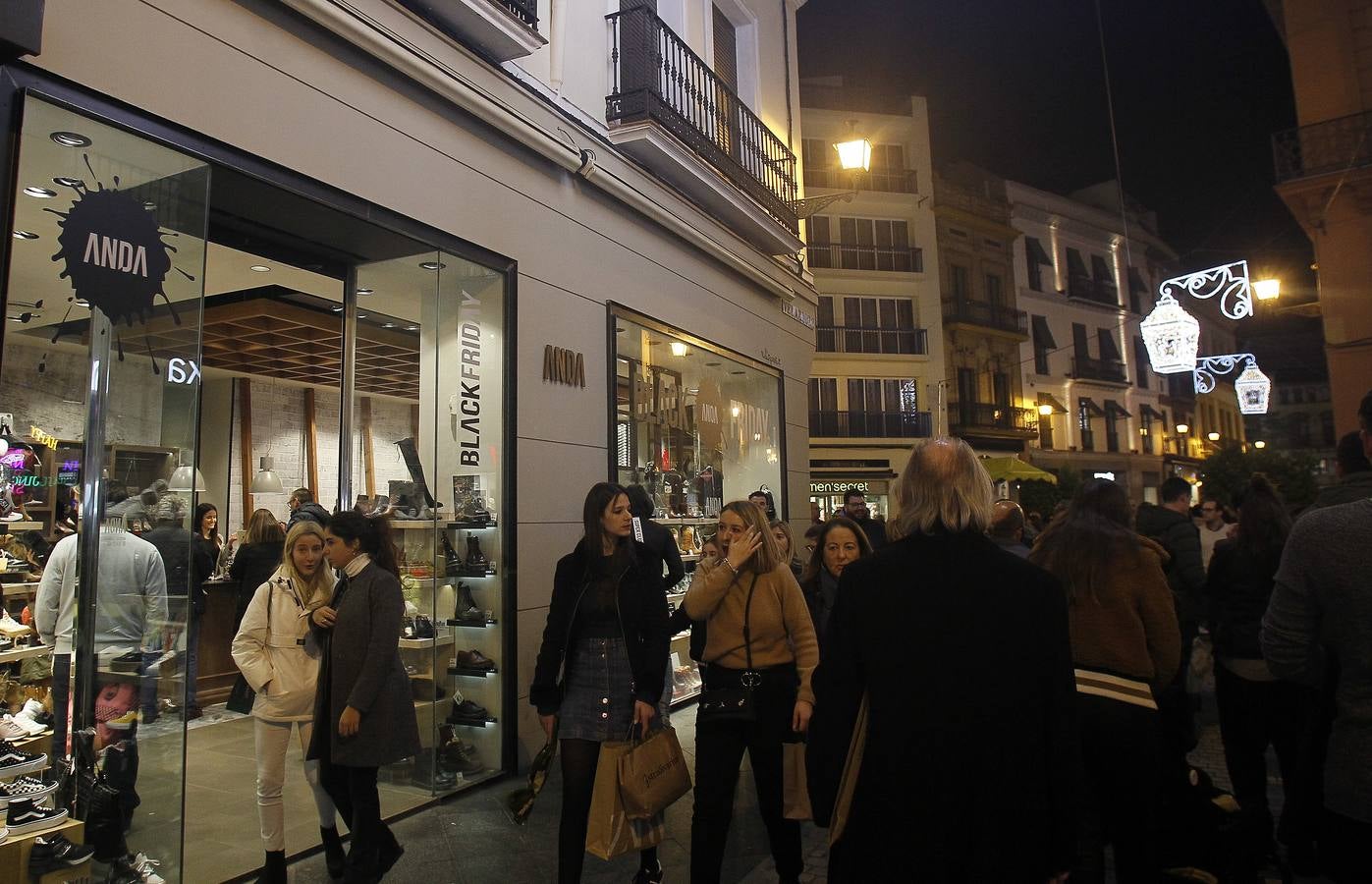 Fotogalería: Navidad, una fiesta permanente en las calles de Sevilla