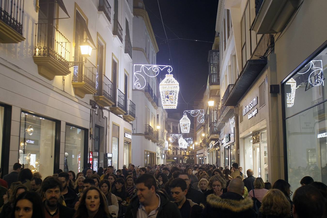 Fotogalería: Navidad, una fiesta permanente en las calles de Sevilla