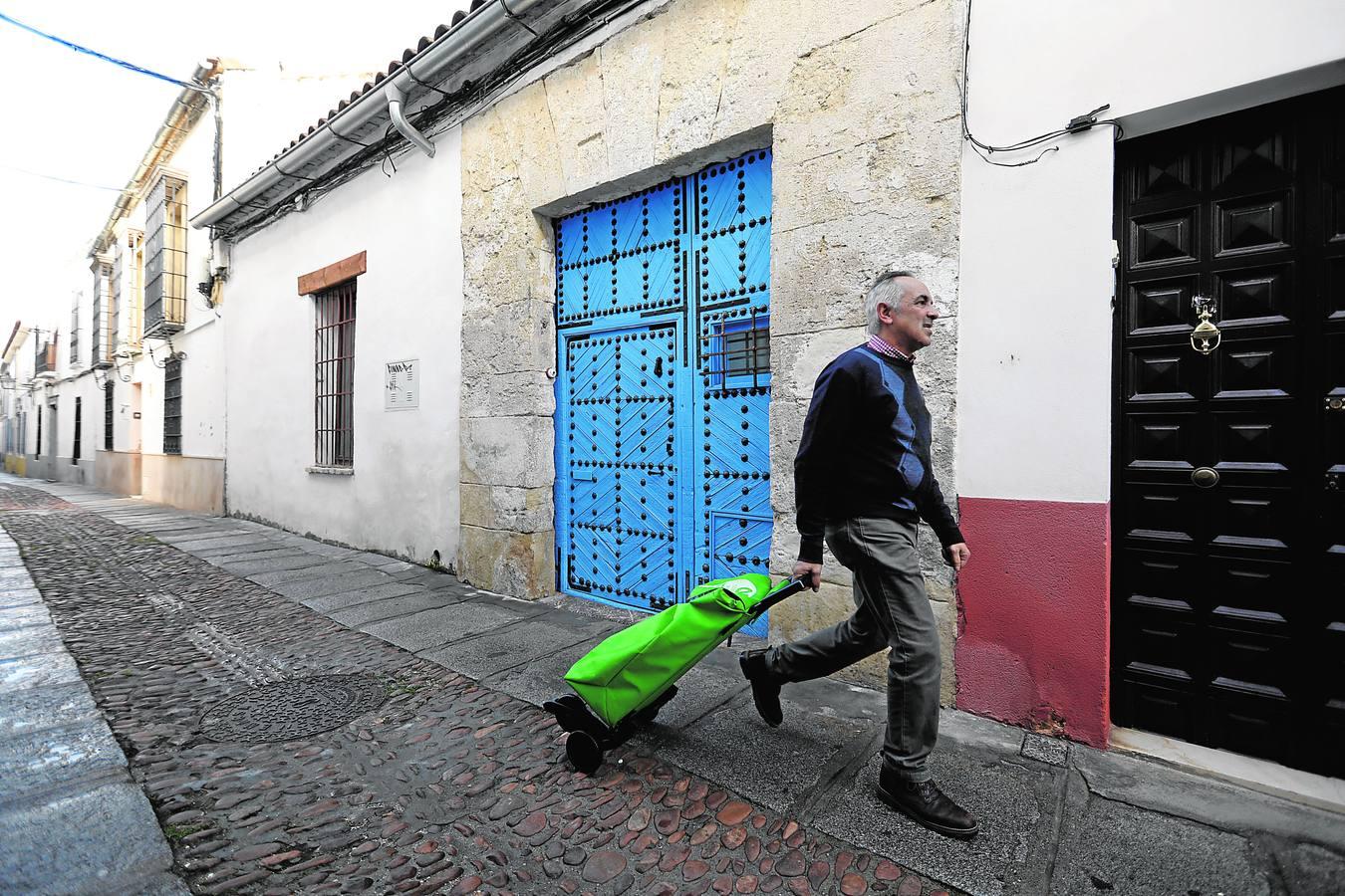 Un recorrido por la calle Isabel II de Córdoba, en imágenes