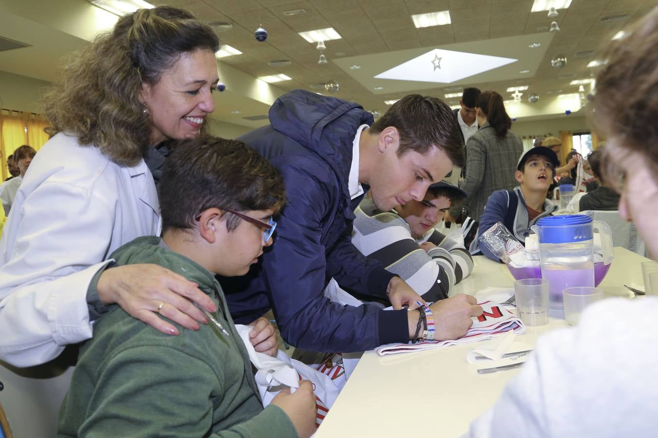 Visita del Sevilla FC al hospital de San Juan de Dios