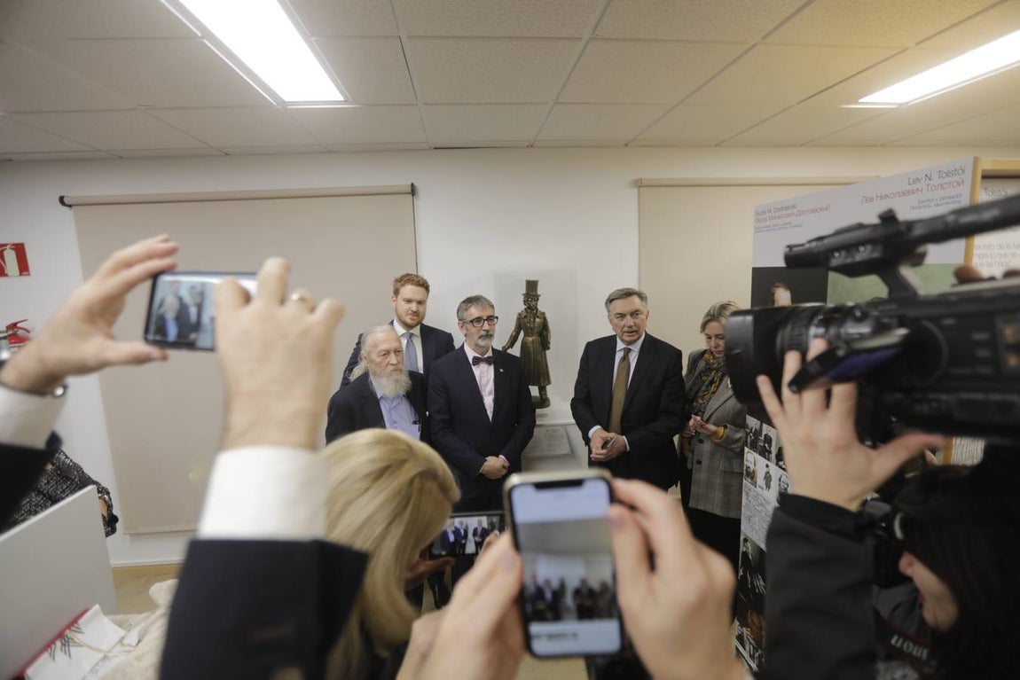 Inauguración de la primera biblioteca Pushkin en España