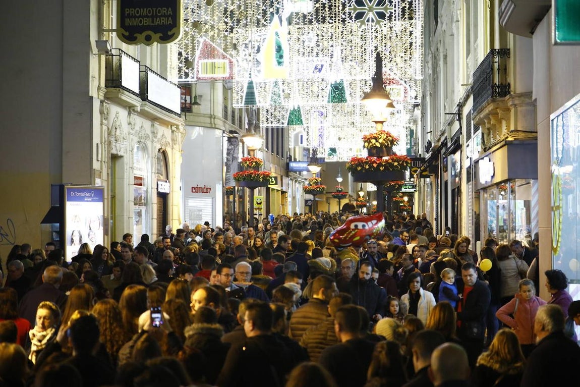 El ambiente navideño del viernes del puente en Córdoba, en imágenes