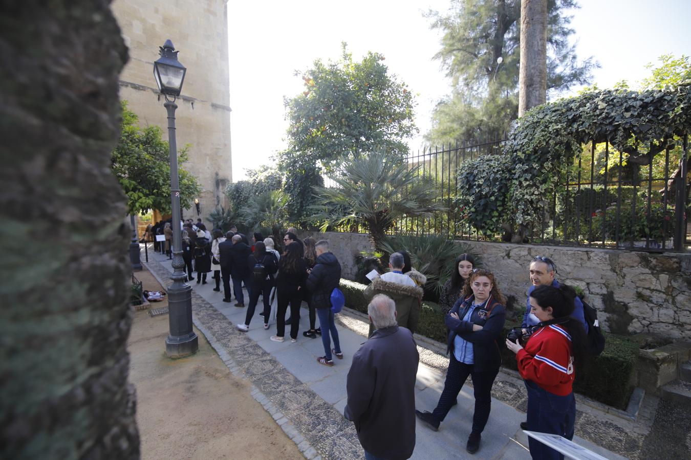 El ambiente turístico en Córdoba en el puente, en imágenes