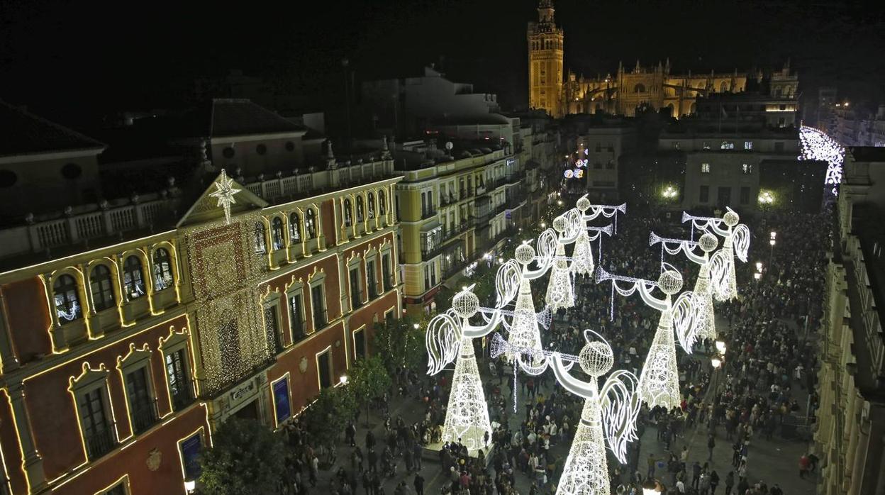 La Plaza de San Francisco se llena de ángeles de luz