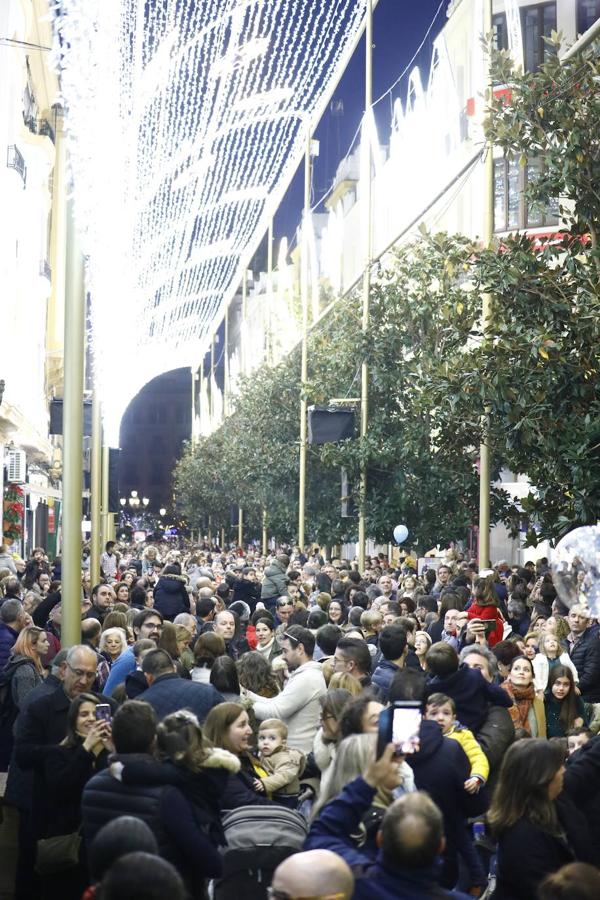 El ambiente navideño del viernes del puente en Córdoba, en imágenes