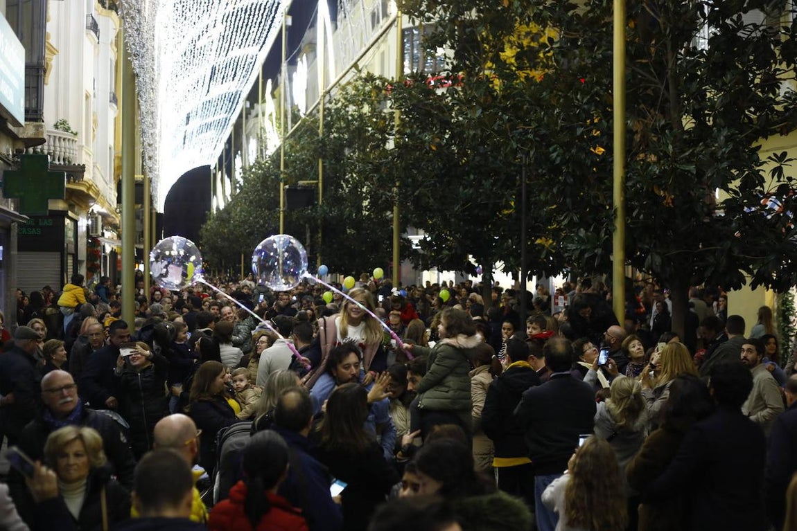 El ambiente navideño del viernes del puente en Córdoba, en imágenes