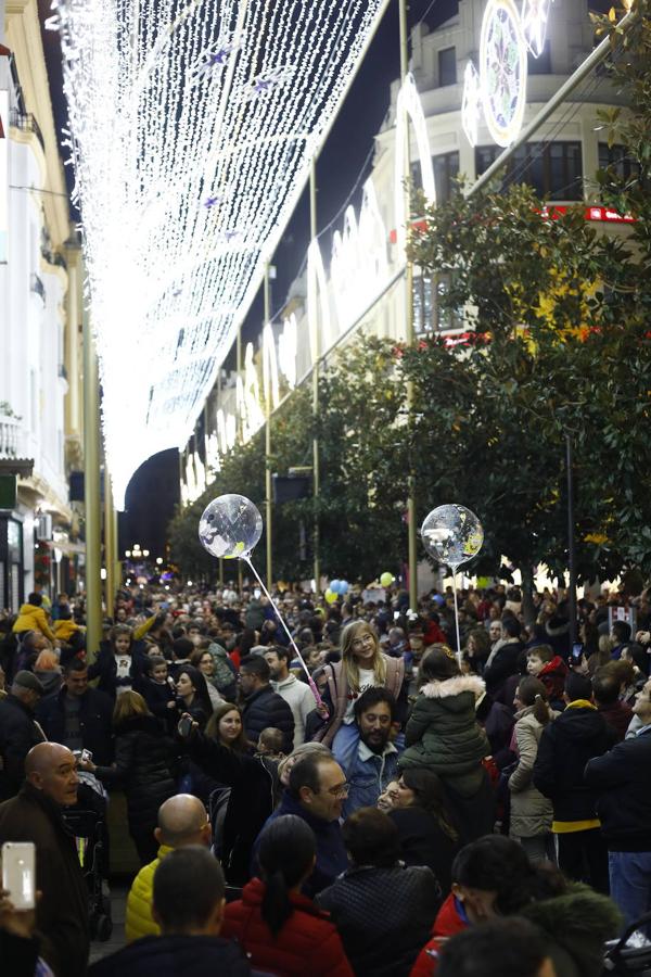 El ambiente navideño del viernes del puente en Córdoba, en imágenes