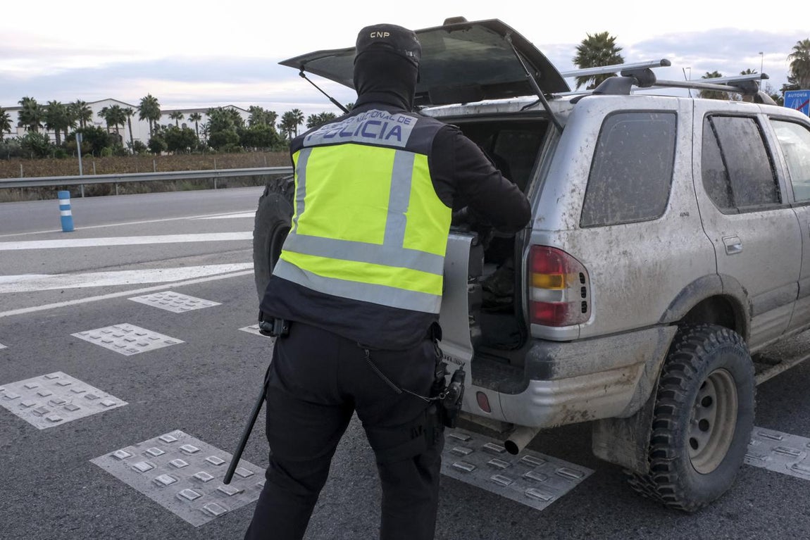 De patrulla con la Policía Nacional por Sanlúcar. Objetivo: mantener el control