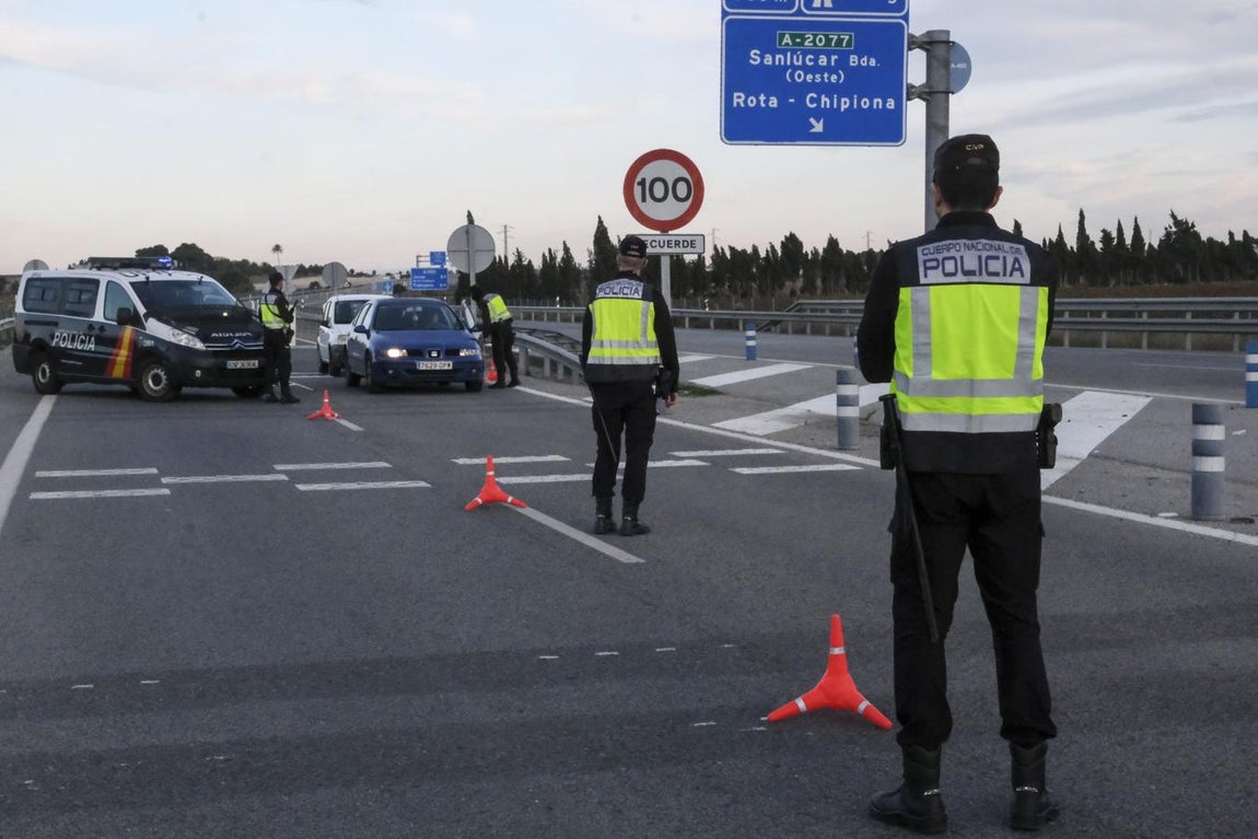 De patrulla con la Policía Nacional por Sanlúcar. Objetivo: mantener el control