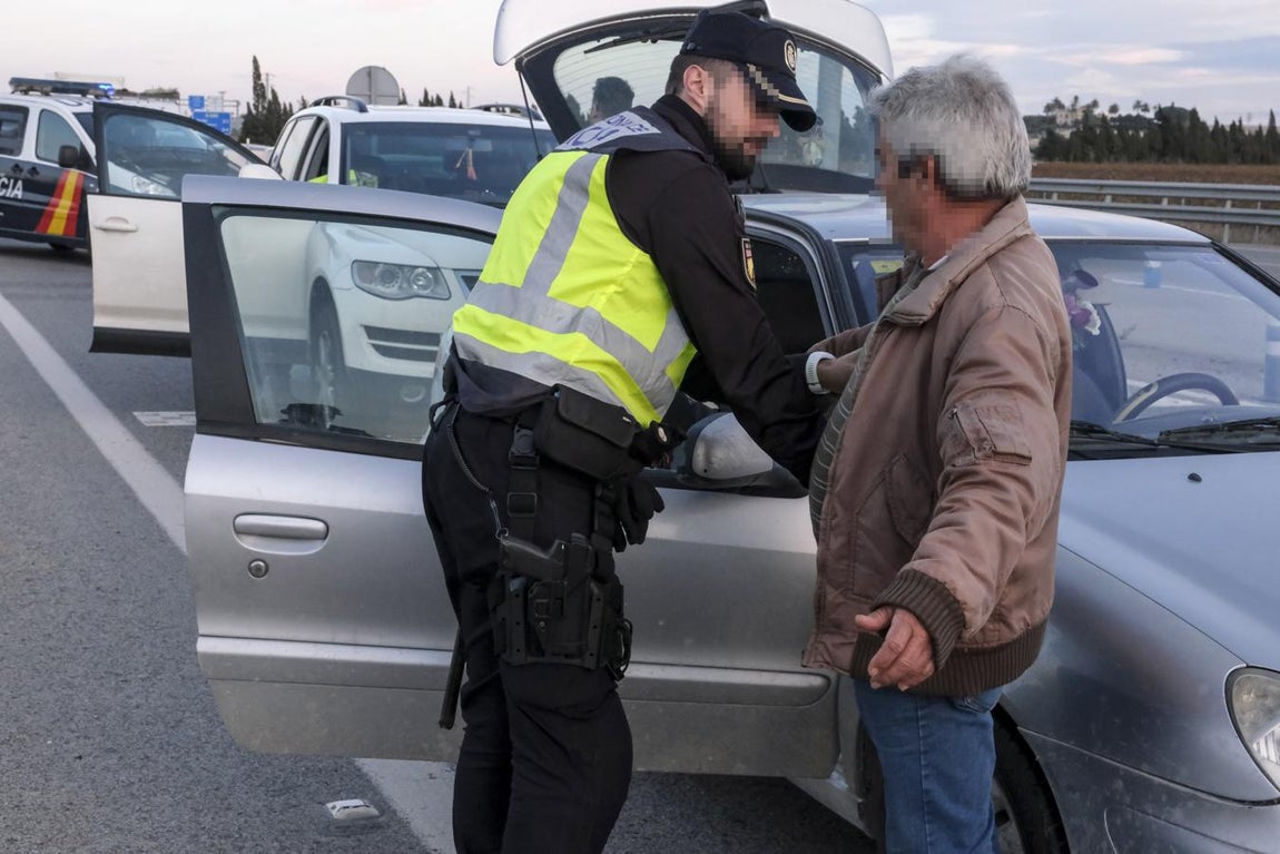 De patrulla con la Policía Nacional por Sanlúcar. Objetivo: mantener el control