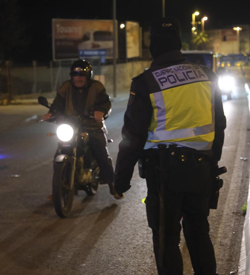 De patrulla con la Policía Nacional por Sanlúcar. Objetivo: mantener el control