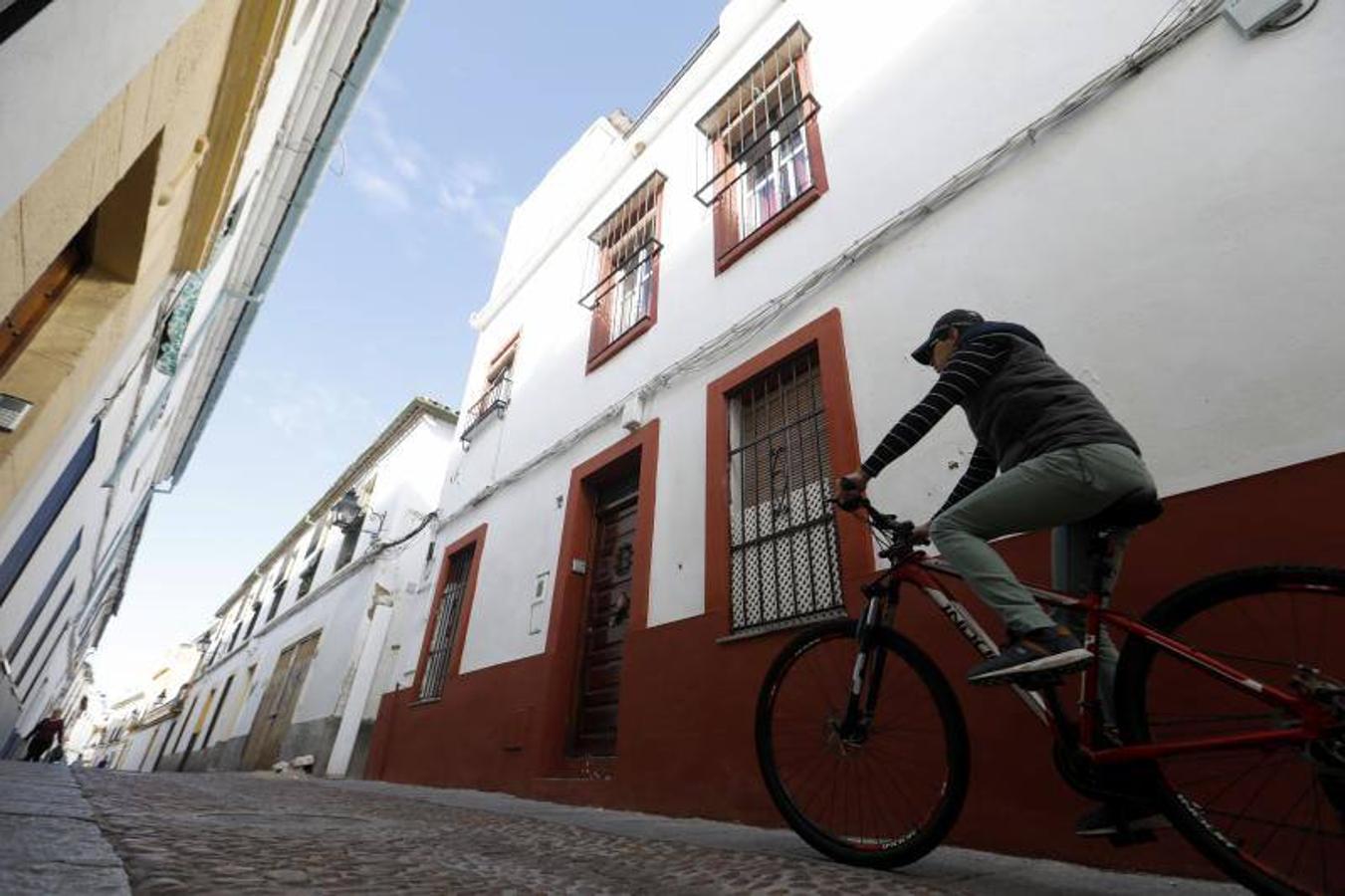 La calle Mucho Trigo de Córdoba, en imágenes