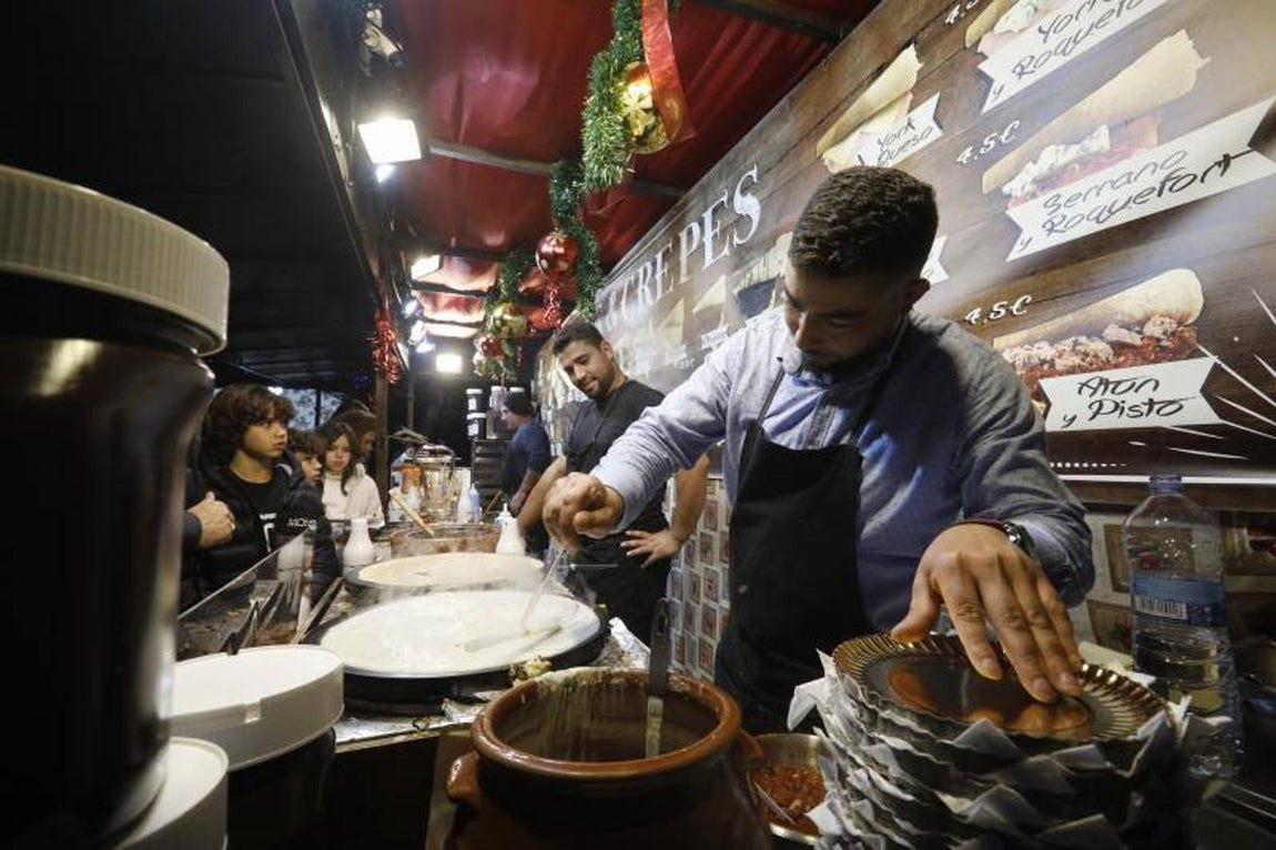 El tercer día del espectáculo de Cruz Conde y el ambiente navideño, en imágenes