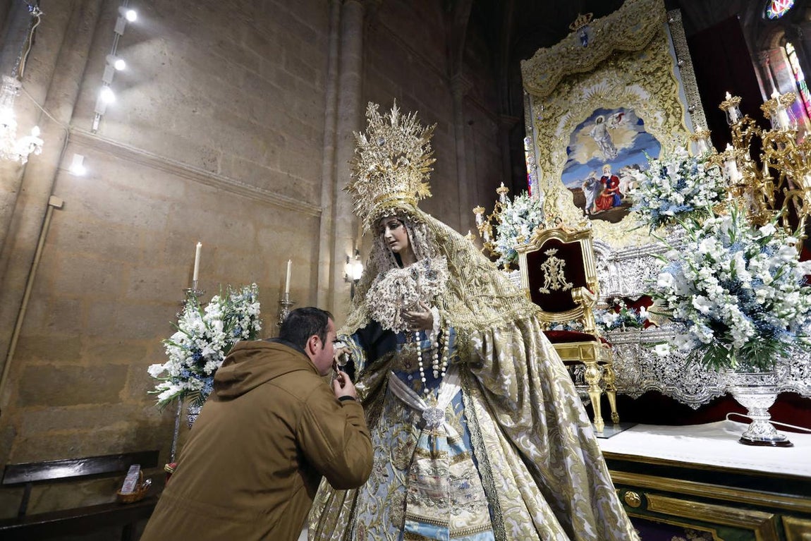 Los besamanos en Córdoba con motivo de la Inmaculada, en imágenes