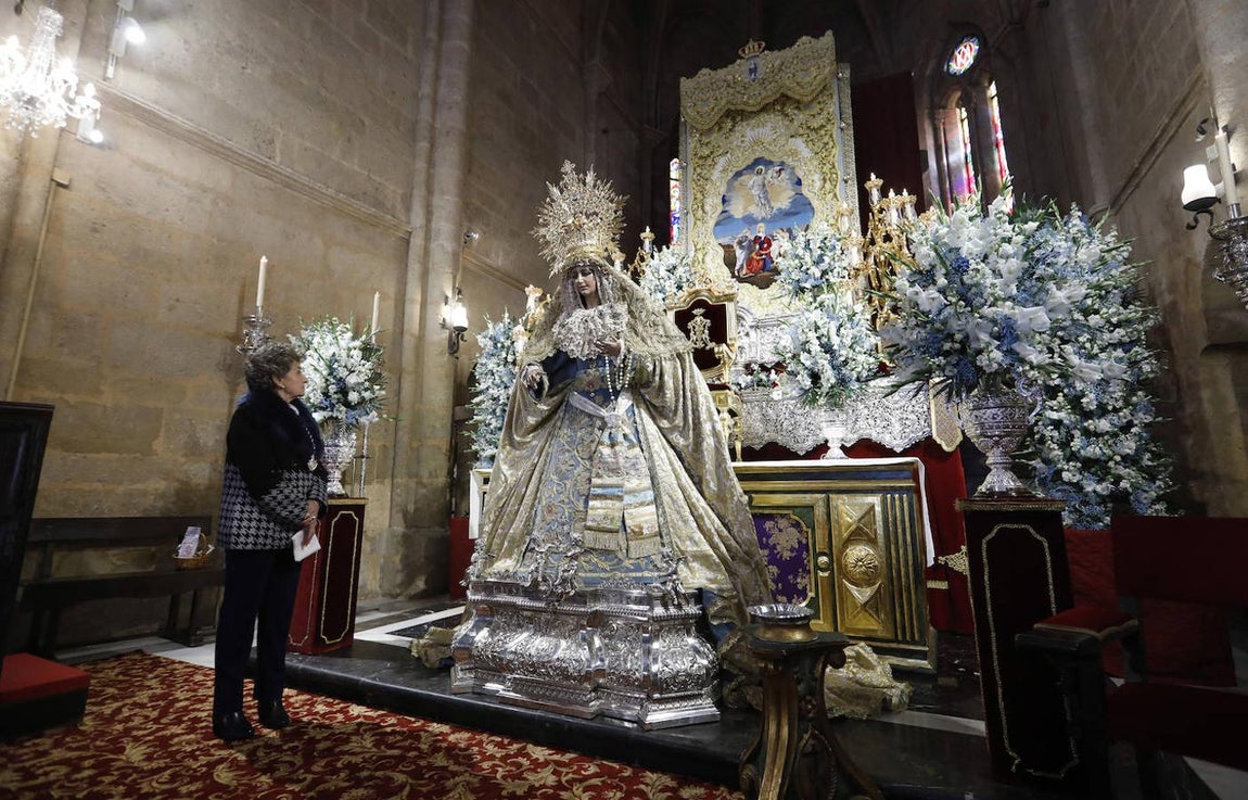 Los besamanos en Córdoba con motivo de la Inmaculada, en imágenes