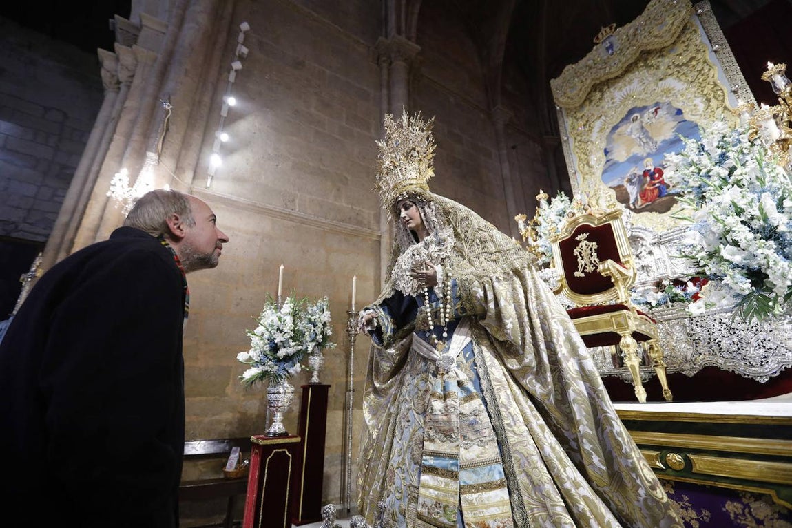 Los besamanos en Córdoba con motivo de la Inmaculada, en imágenes