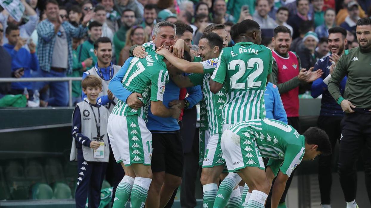 En imágenes, la victoria del Betis frente al Athletic en el Villamarín