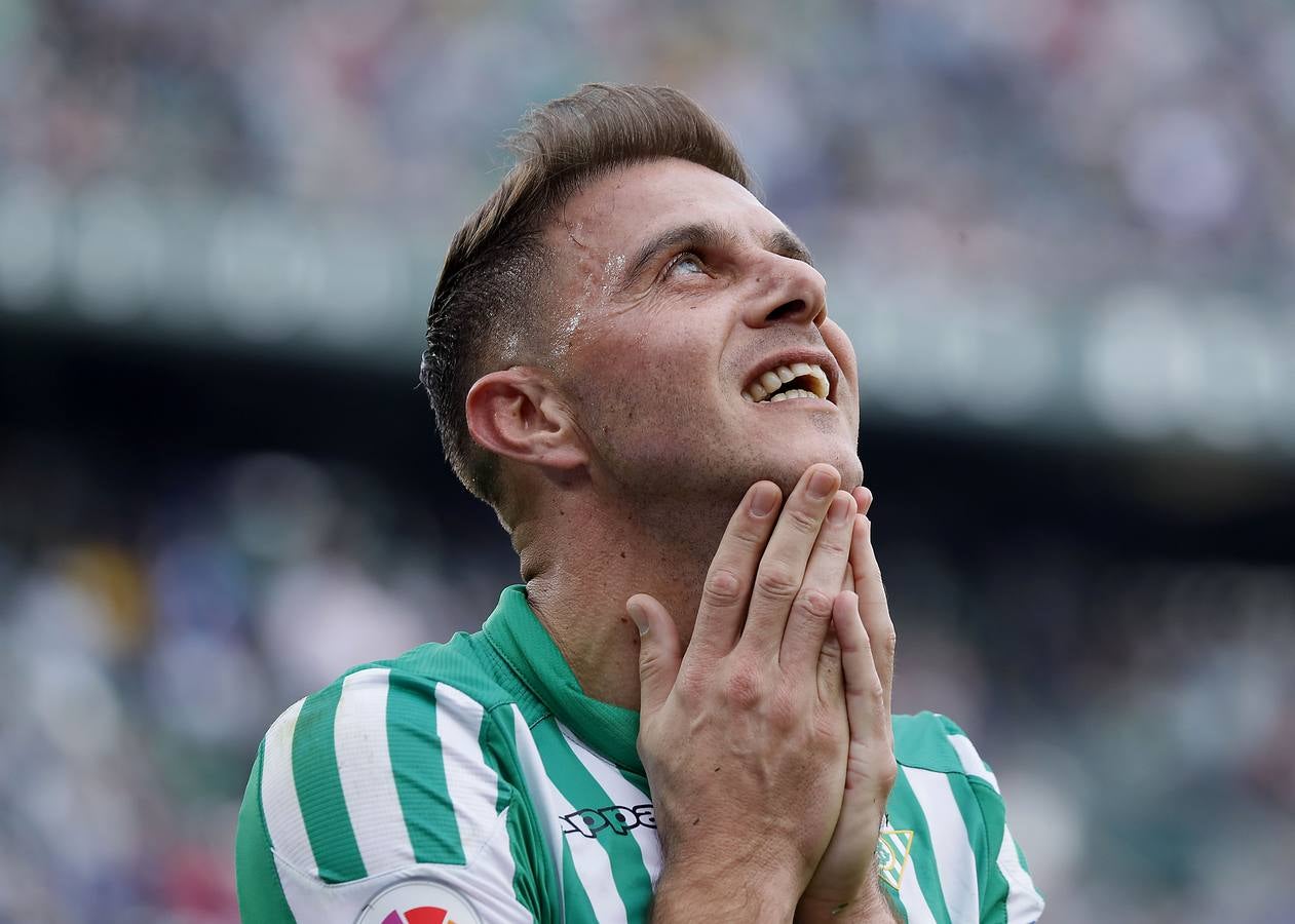 En imágenes, la victoria del Betis frente al Athletic en el Villamarín