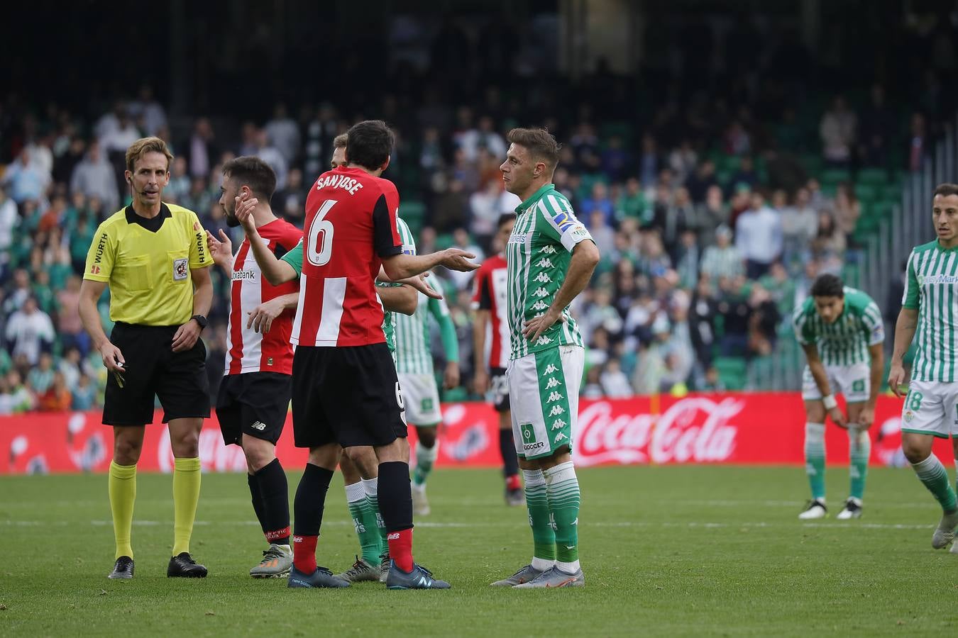 En imágenes, la victoria del Betis frente al Athletic en el Villamarín