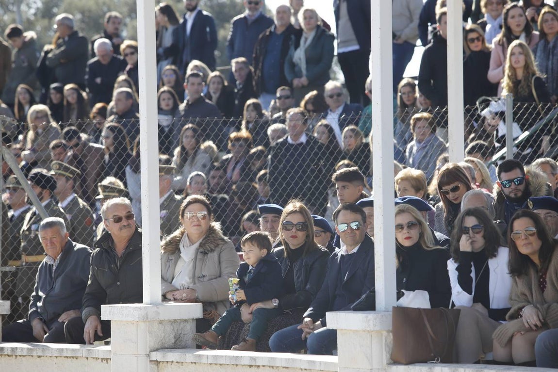 El desfile militar de la Brigada Guzmán El Bueno en Córdoba, en imágenes