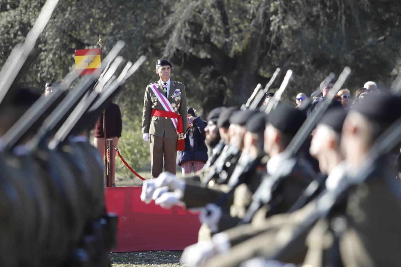 El desfile militar de la Brigada Guzmán El Bueno en Córdoba, en imágenes