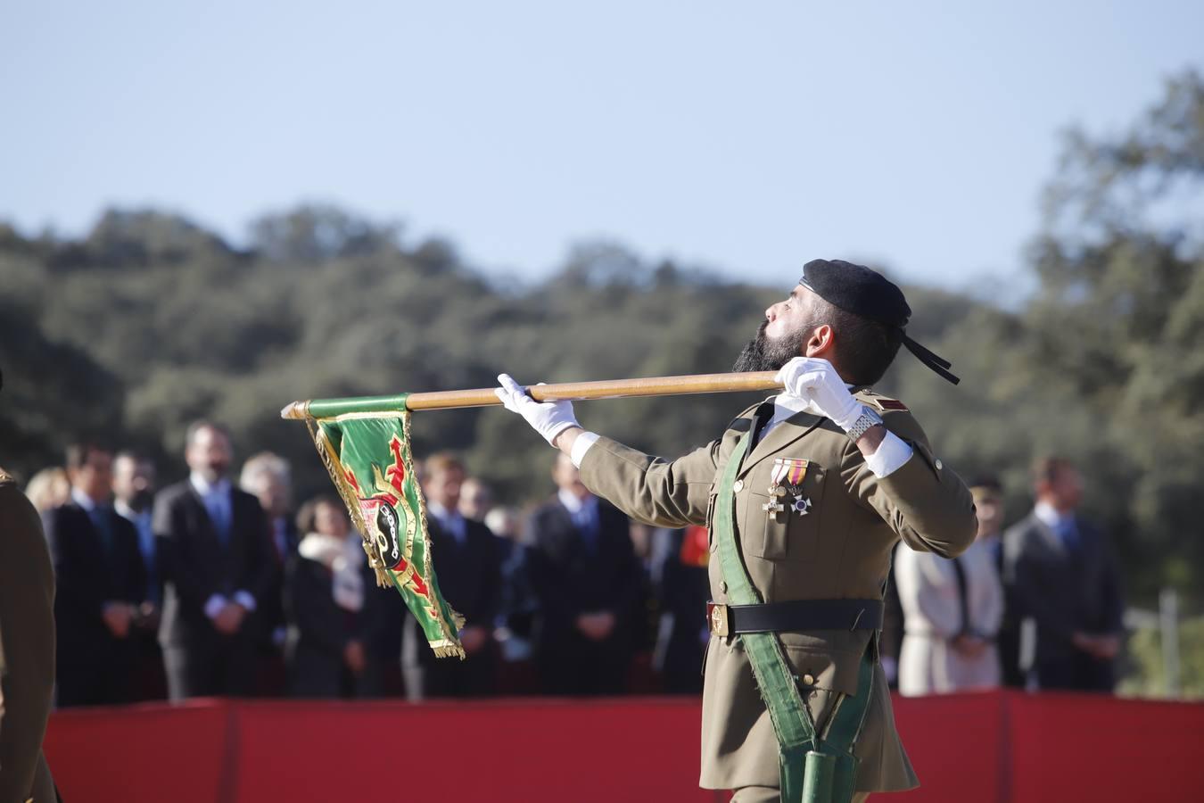 El desfile militar de la Brigada Guzmán El Bueno en Córdoba, en imágenes