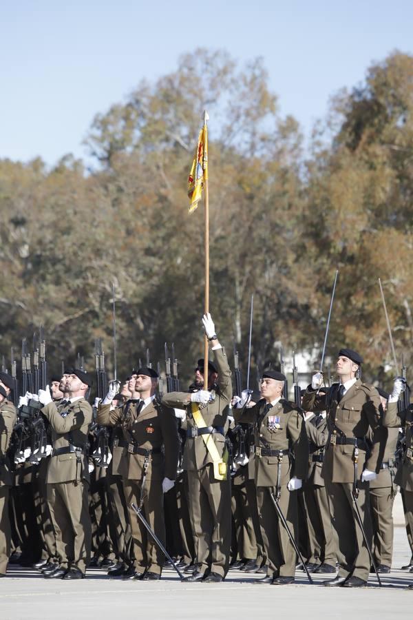 El desfile militar de la Brigada Guzmán El Bueno en Córdoba, en imágenes