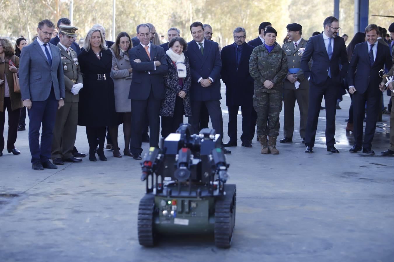 El desfile militar de la Brigada Guzmán El Bueno en Córdoba, en imágenes