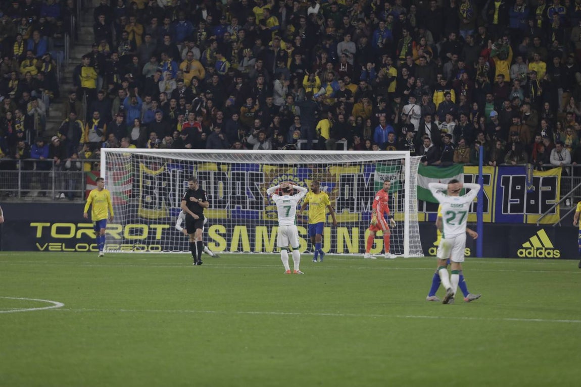 Las imágenes del partido Cádiz C.F. - Elche