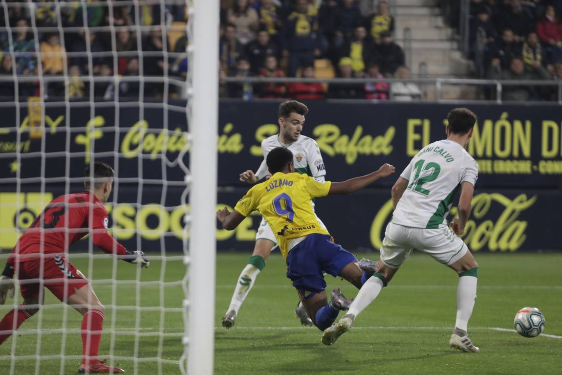 Las imágenes del partido Cádiz C.F. - Elche