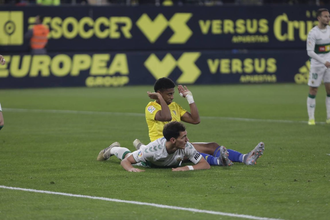 Las imágenes del partido Cádiz C.F. - Elche