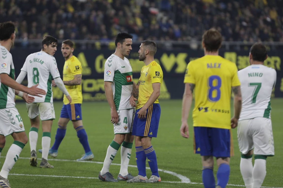 Las imágenes del partido Cádiz C.F. - Elche