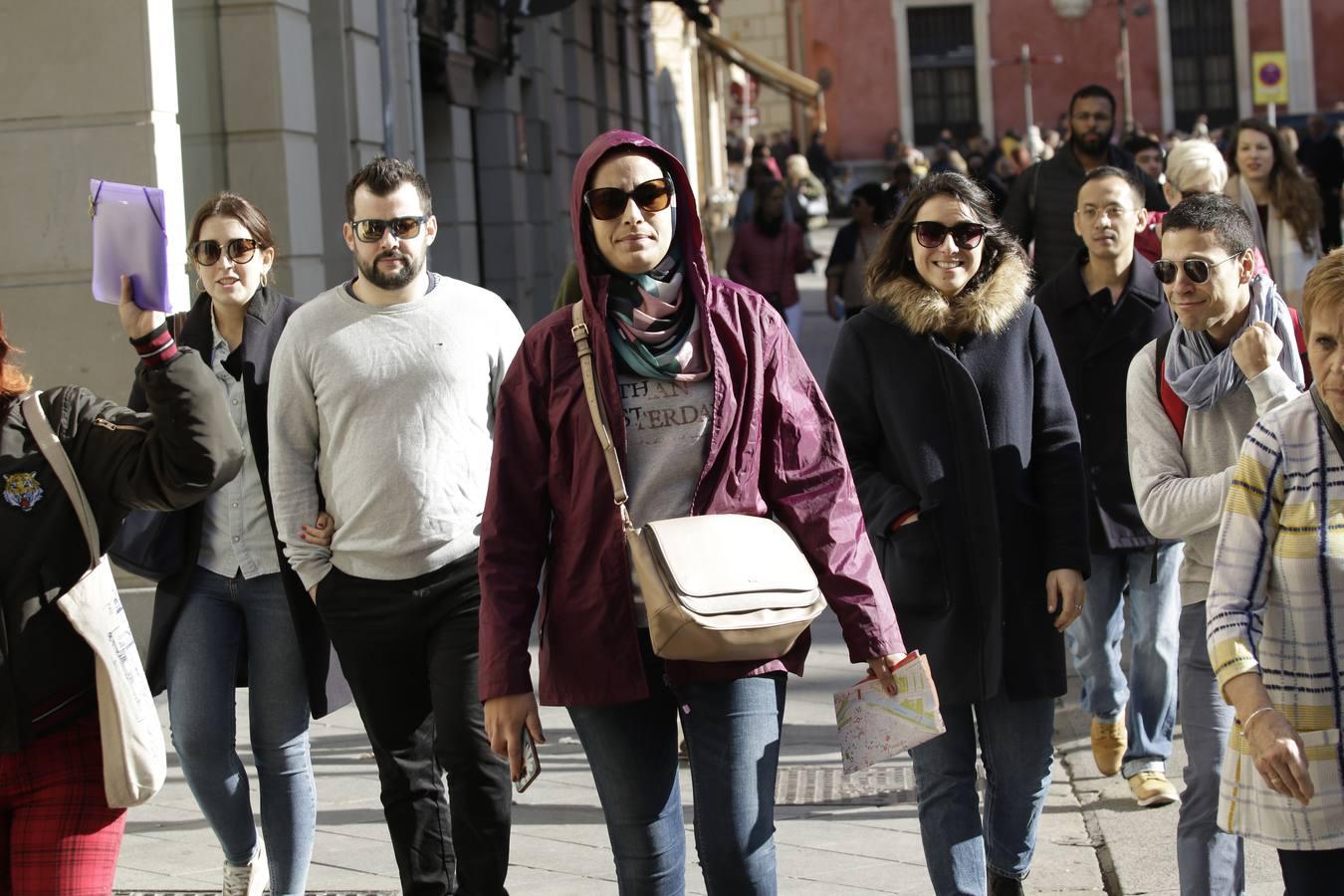 Un puente de lleno total en Sevilla