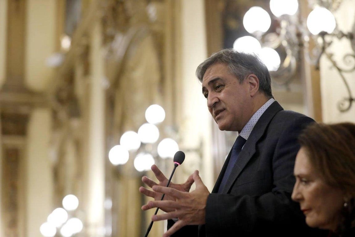 La conferencia de José Luis Corral en el Templo de Córdoba, en imágenes