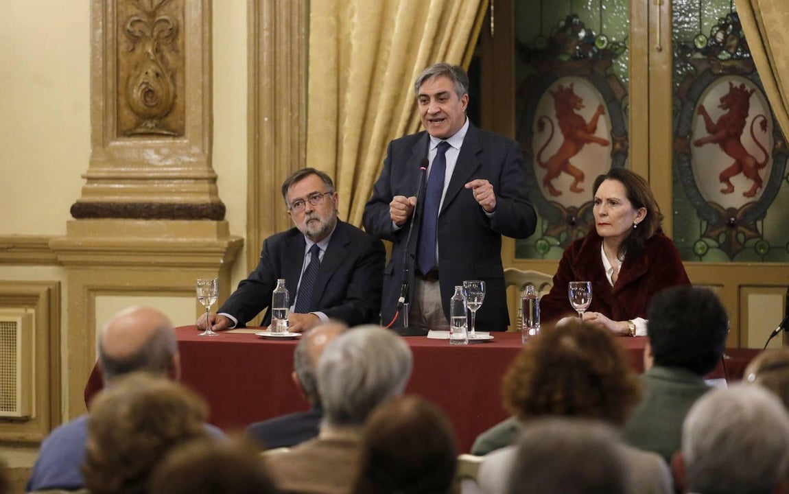La conferencia de José Luis Corral en el Templo de Córdoba, en imágenes